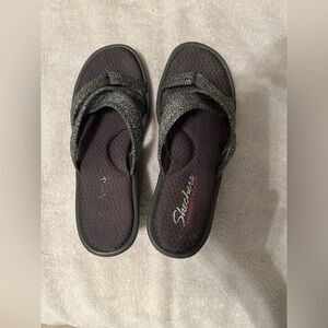 Skechers women’s size 7 grey wedge sandals